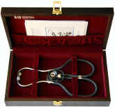stethoscope_binaural_Rappaport_Sprague_Hewlett_Packard_presentation_case_open.jpg (105480 bytes)