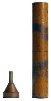 stethoscope_monaural_Laennec_first_model_short__on_end_with_cone_removed.jpg (45701 bytes)